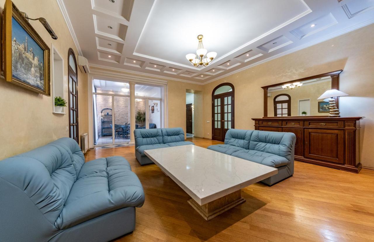 Apartament On Independence Square Kiev Esterno foto