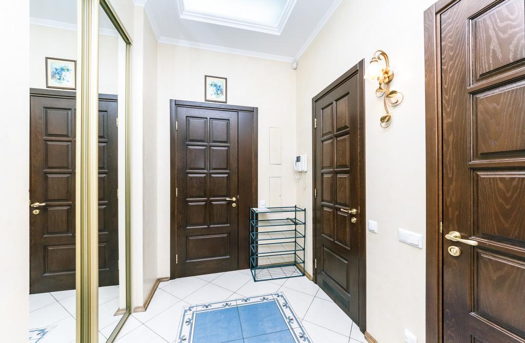 Apartament On Independence Square Kiev Esterno foto