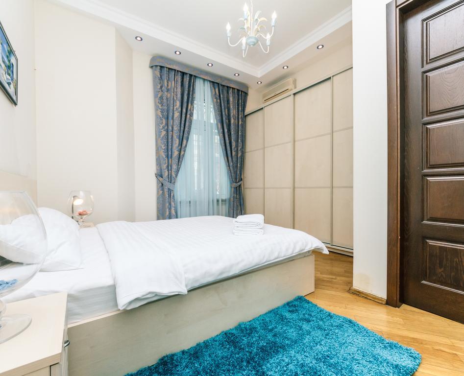 Apartament On Independence Square Kiev Esterno foto
